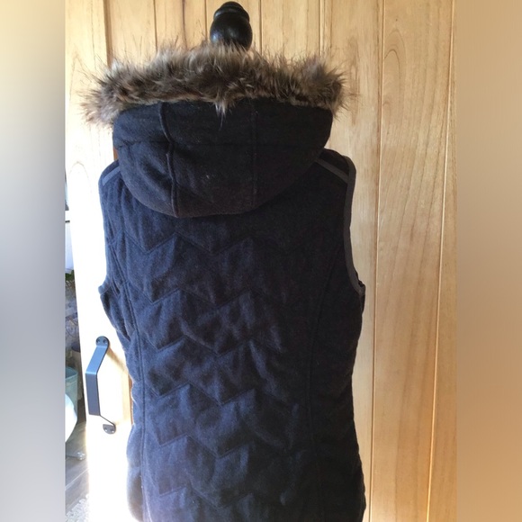 KUHL Wool-blend Vest w/ Removable Faux Fur Trim, GUC, size Medium - Picture 5 of 9